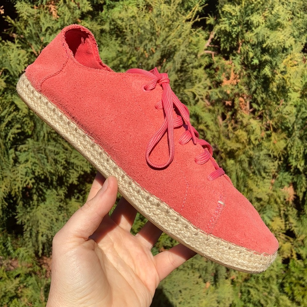 TOMS Lena Hibiscus Suede 7 Sneaker Shoe Women’s Size 8 - Picture 1 of 11
